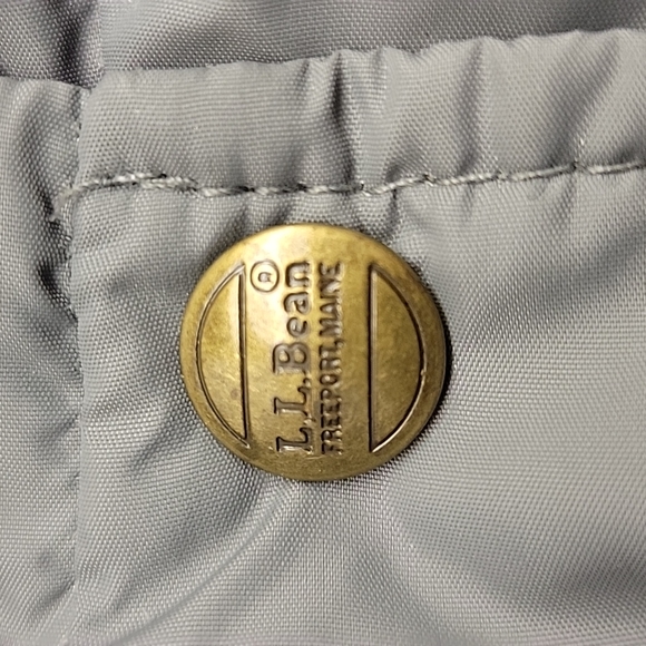 L.L. Bean. Puffer Vest. Goose Down. Size Large. - Picture 5 of 7